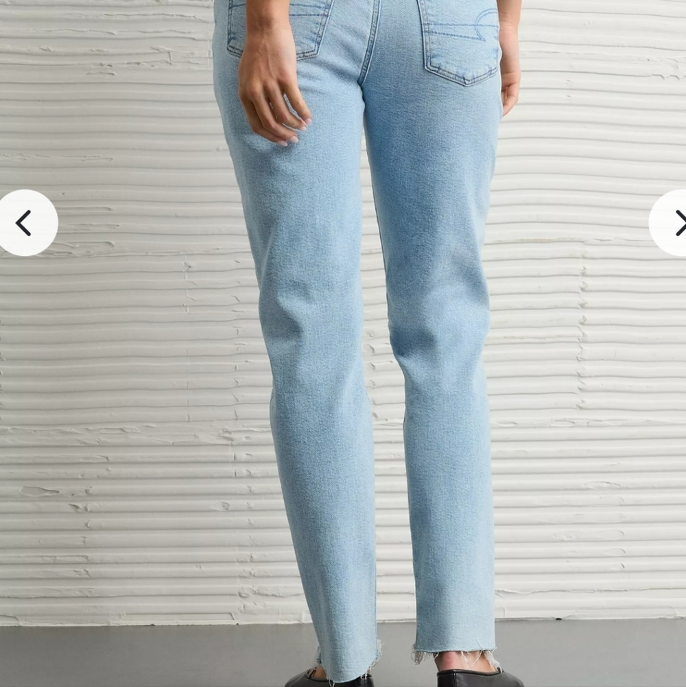 American Eagle Super High Rise Skylight Stretch Mom Jeans Size 00 Short - Picture 3 of 10
